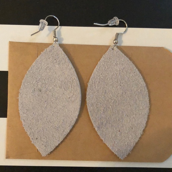 Real leather earrings - Picture 2 of 2